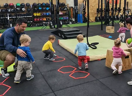 Séance de baby gym à HATI Montigny-le-Bretonneux